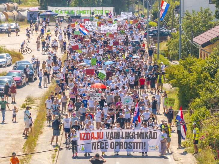 Во Загреб ќе се одржи голем протест поради нелегално исфрлени околу 33.000 тони опасен отпад