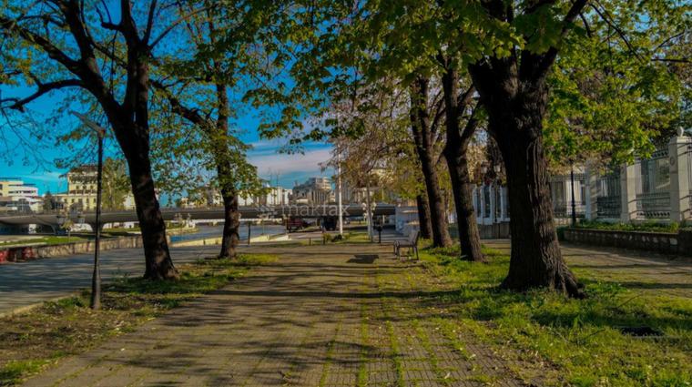 Времето утре – сончево и топло со температура до 36 степени, од среда најавен пороен дожд, грмежи и засилен ветер