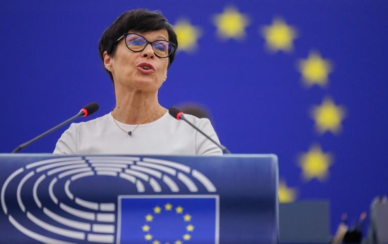 Марта Кос ја откажа посетата на Србија поради величењето на Младиќ. За Вучиќ објаснувањето е „глупаво“