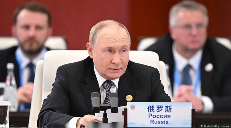 Ретко се гледа такво ласкање како што човекот на Трамп го направи за Путин (видео)